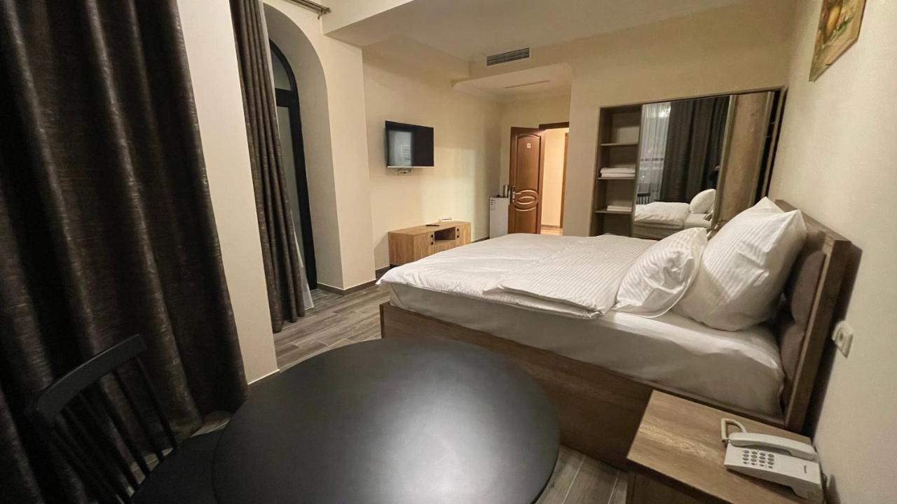Altunyan Hotel Erévan Extérieur photo